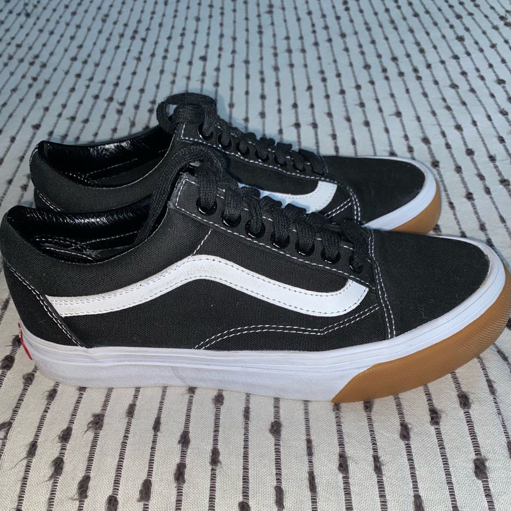 VANS Old Skool Unisex Black with gum bottom shoes